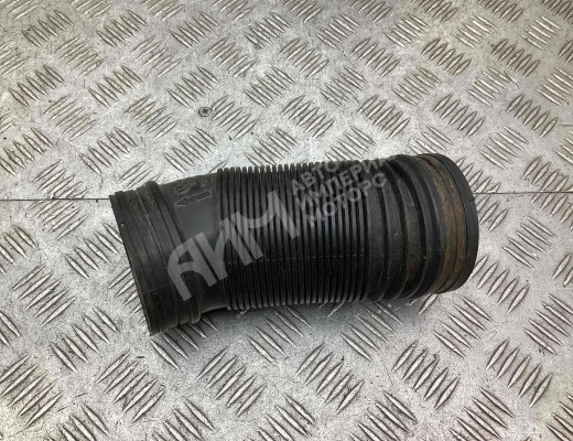 Патрубок воздушного фильтра Volkswagen Golf IV (1J) 1997-2004  Volkswagen Golf Golf IV (1J) 1997-2004