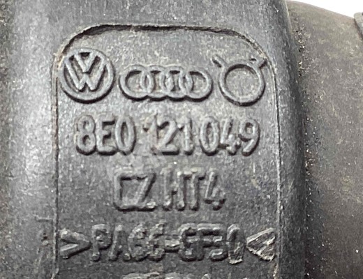 Патрубок радиатора Audi A4 B6 (8EC, 8E5) 2000-2004  Audi A4 A4 B6 (8EC, 8E5) 2000-2004