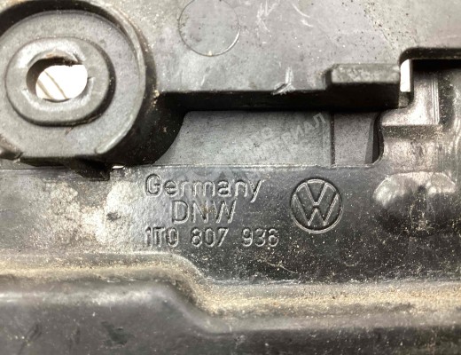 Кронштейн крепления бампера переднего Volkswagen Touran I (1T) 2003-2006  Volkswagen Touran Touran I (1T) 2003-2006