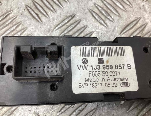 Блок управления стеклоподъемниками Volkswagen Passat B5+ (3B) 2000-2005 рестайлинг  Volkswagen Passat Passat B5+ (3B) 2000-2005 рестайлинг