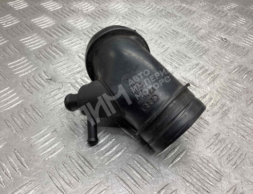 Патрубок воздушного фильтра Volkswagen Passat B5 (3B) 1996-2000  Volkswagen Passat Passat B5 (3B) 1996-2000