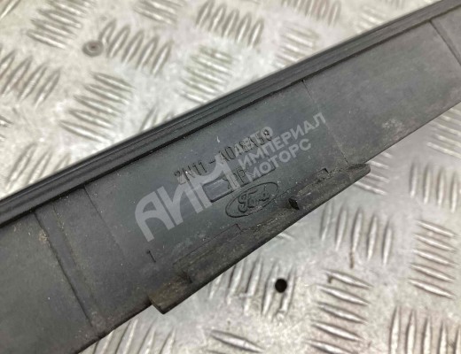 Заглушка (решетка) в бампер передний Ford Fusion (JU) 2002-2005  Ford Fusion Fusion (JU) 2002-2005