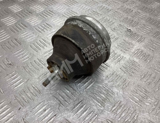 Подушка крепления двигателя Volkswagen Passat B5 (3B) 1996-2000  Volkswagen Passat Passat B5 (3B) 1996-2000