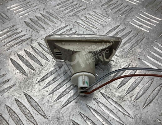 Повторитель передний правый Opel Astra H 2007-2010 рестайлинг  Opel Astra Astra H 2007-2010 рестайлинг