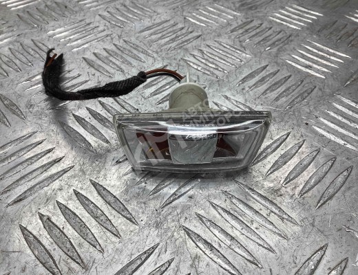 Повторитель передний правый Opel Astra H 2007-2010 рестайлинг  Opel Astra Astra H 2007-2010 рестайлинг