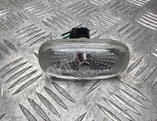 Повторитель передний правый Kia Carens II (FG) 2006-2013  Kia Carens Carens II (FG) 2006-2013