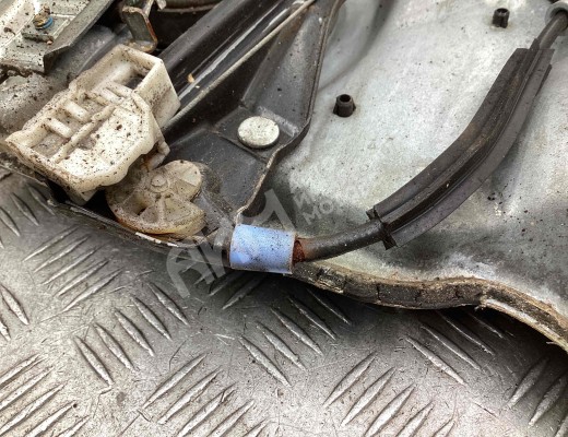 Стеклоподъемник передний левый Volkswagen Passat B5+ (3B) 2000-2005 рестайлинг  Volkswagen Passat Passat B5+ (3B) 2000-2005 рестайлинг