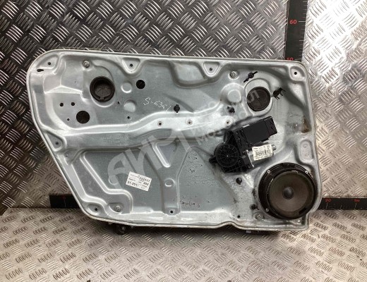 Стеклоподъемник передний левый Volkswagen Passat B5+ (3B) 2000-2005 рестайлинг  Volkswagen Passat Passat B5+ (3B) 2000-2005 рестайлинг