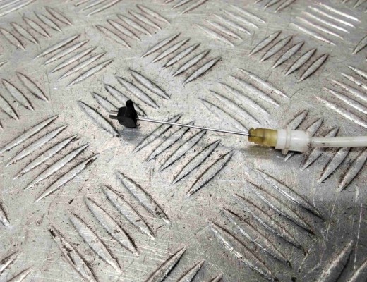 Трос двери передней Audi A4 B6 (8EC, 8E5) 2000-2004  Audi A4 A4 B6 (8EC, 8E5) 2000-2004