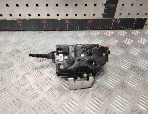 Замок двери передней правой Audi A4 B6 (8EC, 8E5) 2000-2004  Audi A4 A4 B6 (8EC, 8E5) 2000-2004