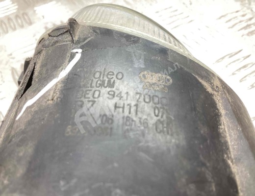 Фара противотуманная правая Audi A4 B7 (8EC, 8ED) 2004-2008  Audi A4 A4 B7 (8EC, 8ED) 2004-2008