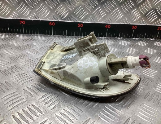 Поворотник левый Audi A4 B5 (8D) 1994-1999  Audi A4 A4 B5 (8D) 1994-1999