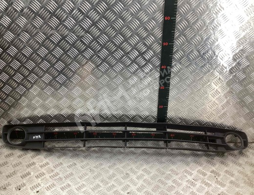 Заглушка (решетка) в бампер передний Renault Scenic II (JM) 2003-2006  Renault Scenic Scenic II (JM) 2003-2006