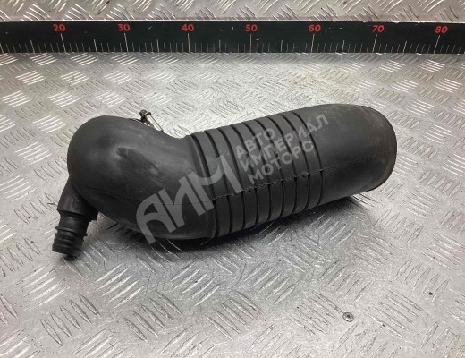 Патрубок воздушного фильтра Volkswagen Passat B5+ (3B) 2000-2005 рестайлинг  Volkswagen Passat Passat B5+ (3B) 2000-2005 рестайлинг