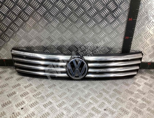 Решетка радиатора Volkswagen Passat B5 (3B) 1996-2000  Volkswagen Passat Passat B5 (3B) 1996-2000