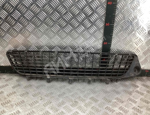 Заглушка (решетка) в бампер передний Opel Vectra C 2002-2005  Opel Vectra Vectra C 2002-2005