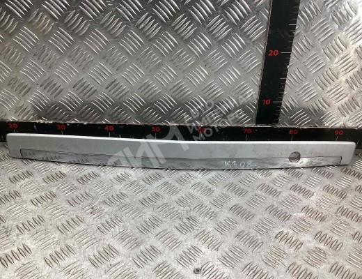 Накладка подсветки номера Kia Sorento I (JC/BL) 2002-2006  Kia Sorento Sorento I (JC/BL) 2002-2006