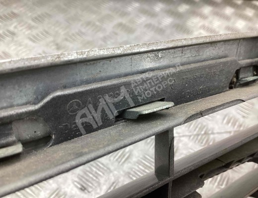 Решетка радиатора Mercedes C (W203) 2004-2007 рестайлинг  Mercedes C C (W203) 2004-2007 рестайлинг
