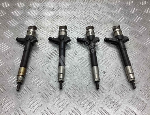 Форсунка Toyota Avensis II (T250) 2003-2008  Toyota Avensis Avensis II (T250) 2003-2008
