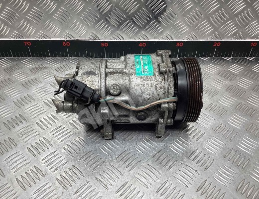Компрессор кондиционера Volkswagen Golf IV (1J) 1997-2004  Volkswagen Golf Golf IV (1J) 1997-2004