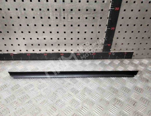 Уплотнитель стекла двери (бархотка) Volkswagen Passat B5 (3B) 1996-2000  Volkswagen Passat Passat B5 (3B) 1996-2000