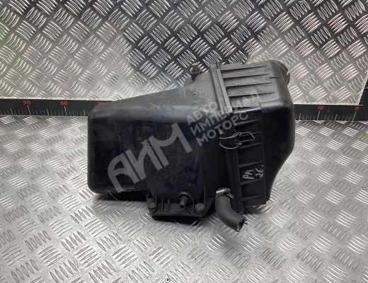 Корпус воздушного фильтра Audi 100 C3 1982-1991  Audi 100 100 C3 1982-1991