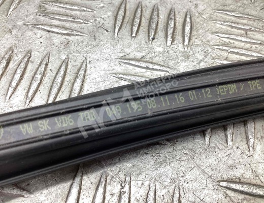 Уплотнитель стекла двери (бархотка) Volkswagen Golf Sportsvan I 2014-2020  Volkswagen Golf Sportsvan Golf Sportsvan I 2014-2020