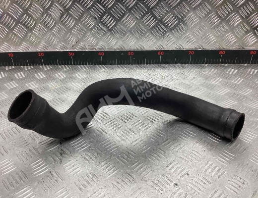 Патрубок интеркулера Volkswagen Passat B5 (3B) 1996-2000  Volkswagen Passat Passat B5 (3B) 1996-2000