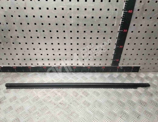 Молдинг стекла двери передней правой наружный Opel Astra H 2004-2007  Opel Astra Astra H 2004-2007