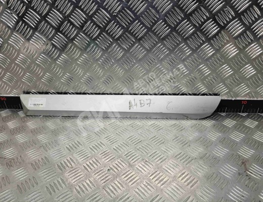 Молдинг двери задней левой Audi A4 B7 (8EC, 8ED) 2004-2008  Audi A4 A4 B7 (8EC, 8ED) 2004-2008