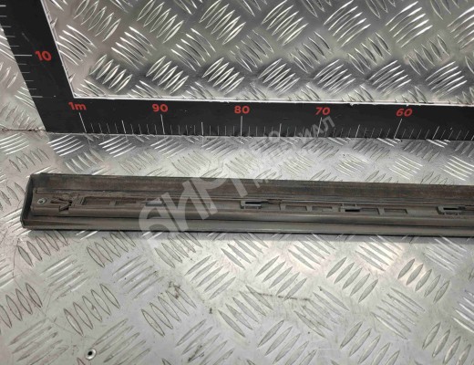 Молдинг двери передней правой Audi A4 B7 (8EC, 8ED) 2004-2008  Audi A4 A4 B7 (8EC, 8ED) 2004-2008