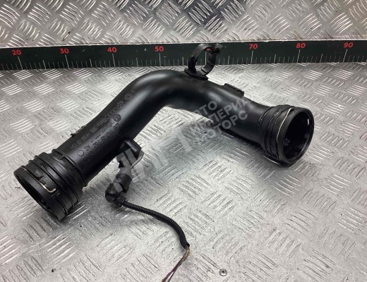 Патрубок интеркулера Volkswagen Touran I (1T) 2003-2006  Volkswagen Touran Touran I (1T) 2003-2006