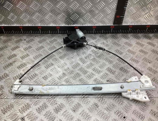 Стеклоподъемник передний правый Mazda 3 I (BK) 2003-2009  Mazda 3 3 I (BK) 2003-2009