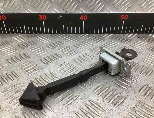 Ограничитель открывания двери передней Mazda 3 I (BK) 2003-2009  Mazda 3 3 I (BK) 2003-2009