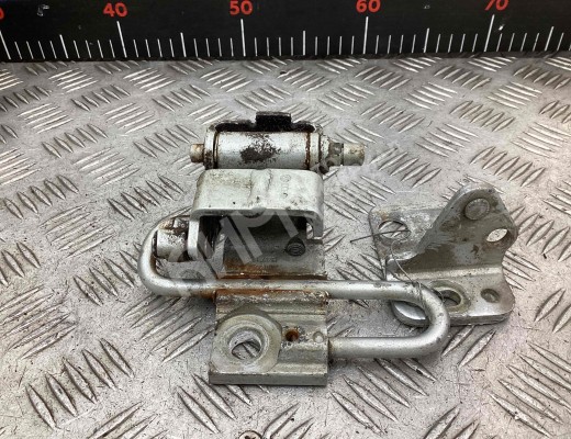 Петля двери передней правой Volkswagen Passat B5+ (3B) 2000-2005 рестайлинг  Volkswagen Passat Passat B5+ (3B) 2000-2005 рестайлинг