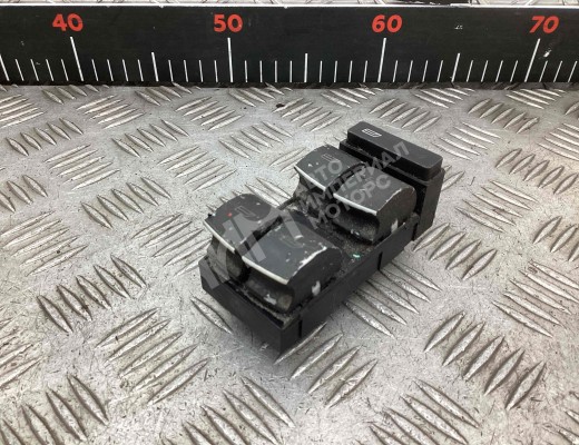 Блок управления стеклоподъемниками Audi A4 B6 (8EC, 8E5) 2000-2004  Audi A4 A4 B6 (8EC, 8E5) 2000-2004