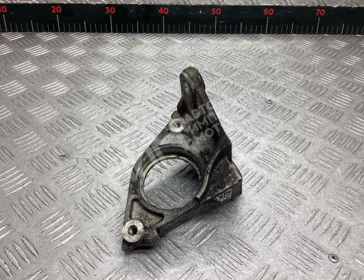 Кронштейн полуоси Renault Megane II 2006-2009 рестайлинг  Renault Megane Megane II 2006-2009 рестайлинг