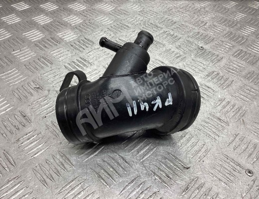 Патрубок воздушного фильтра Volkswagen Passat B5 (3B) 1996-2000  Volkswagen Passat Passat B5 (3B) 1996-2000