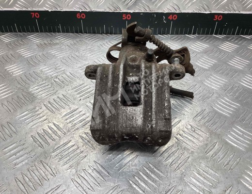 Суппорт задний правый Volkswagen Passat B5+ (3B) 2000-2005 рестайлинг  Volkswagen Passat Passat B5+ (3B) 2000-2005 рестайлинг