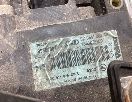 Фара правая Audi A4 B5 (8D) 1999-2001 рестайлинг  Audi A4 A4 B5 (8D) 1999-2001 рестайлинг