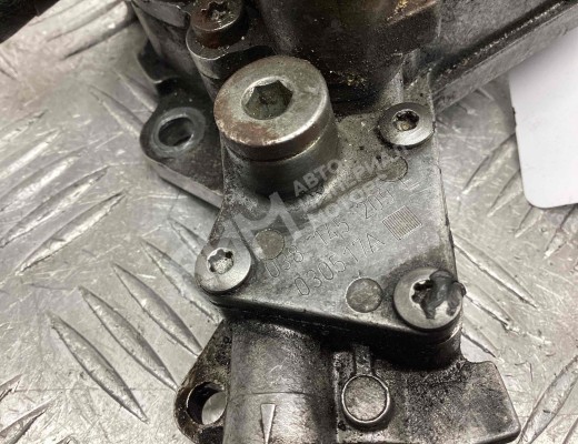 Насос вакуумный Volkswagen Touran I (1T) 2003-2006  Volkswagen Touran Touran I (1T) 2003-2006