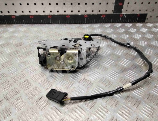 Замок двери задней правой Chrysler Voyager IV (RG) 2001-2008  Chrysler Voyager Voyager IV (RG) 2001-2008