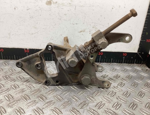 Кронштейн компрессора кондиционера Renault Midlum I 2000-2006  Renault Midlum Midlum I 2000-2006