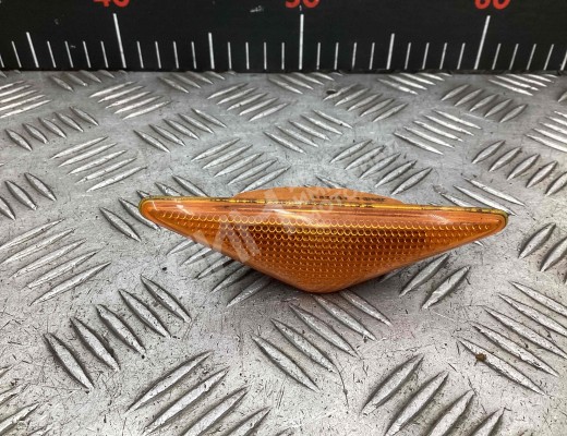 Повторитель передний левый Ford Mondeo III 2000-2003  Ford Mondeo Mondeo III 2000-2003