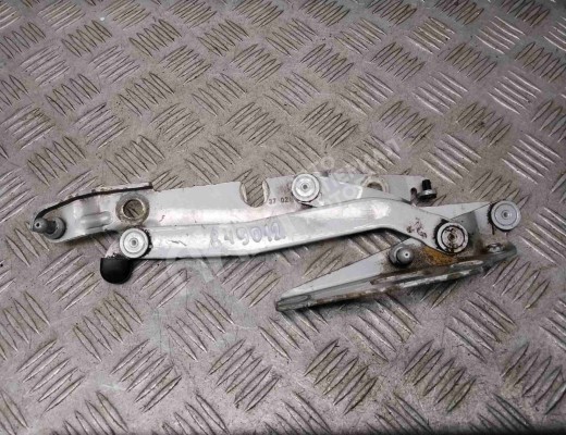 Петля крышки багажника Audi A4 B6 (8EC, 8E5) 2000-2004  Audi A4 A4 B6 (8EC, 8E5) 2000-2004