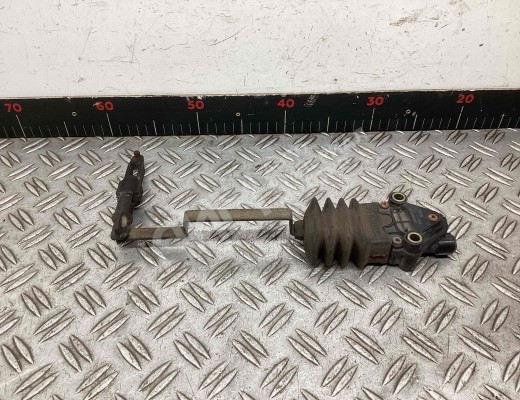 Кран уровня подвески кабины Renault Midlum I 2000-2006  Renault Midlum Midlum I 2000-2006