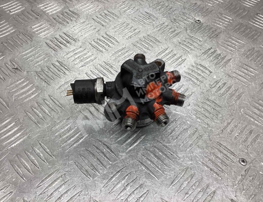 Топливная рампа Ford Focus I 2001-2005 рестайлинг  Ford Focus Focus I 2001-2005 рестайлинг