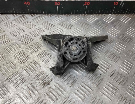 Кронштейн КПП Audi A4 B6 (8EC, 8E5) 2000-2004  Audi A4 A4 B6 (8EC, 8E5) 2000-2004