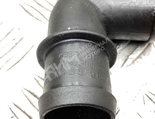 Патрубок (трубопровод, шланг) Volkswagen Passat B5 (3B) 1996-2000  Volkswagen Passat Passat B5 (3B) 1996-2000