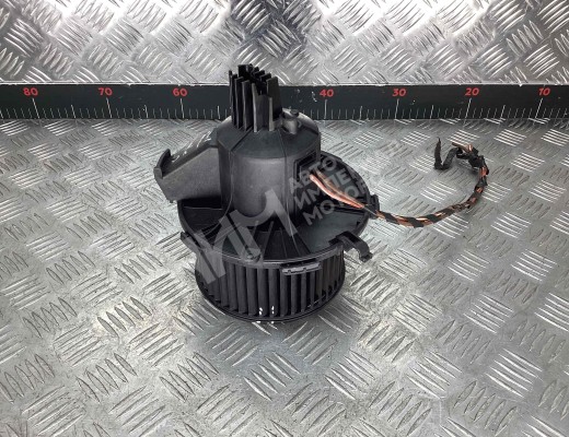 Моторчик печки Opel Zafira B 2008-2015 рестайлинг  Opel Zafira Zafira B 2008-2015 рестайлинг